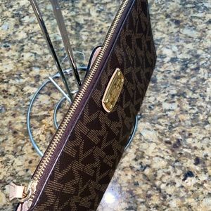 Michael Kors zip clutch